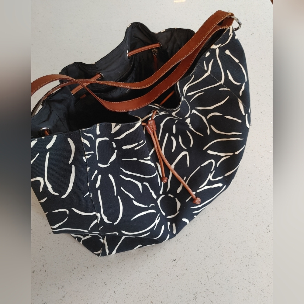 Kate Spade Large B+W Floral Shoulder (Bucket Style) Leather Trim Bag